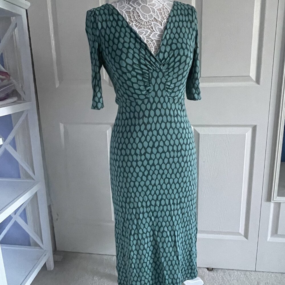 Banana Republic Jersey dress easy, flattering, comfy